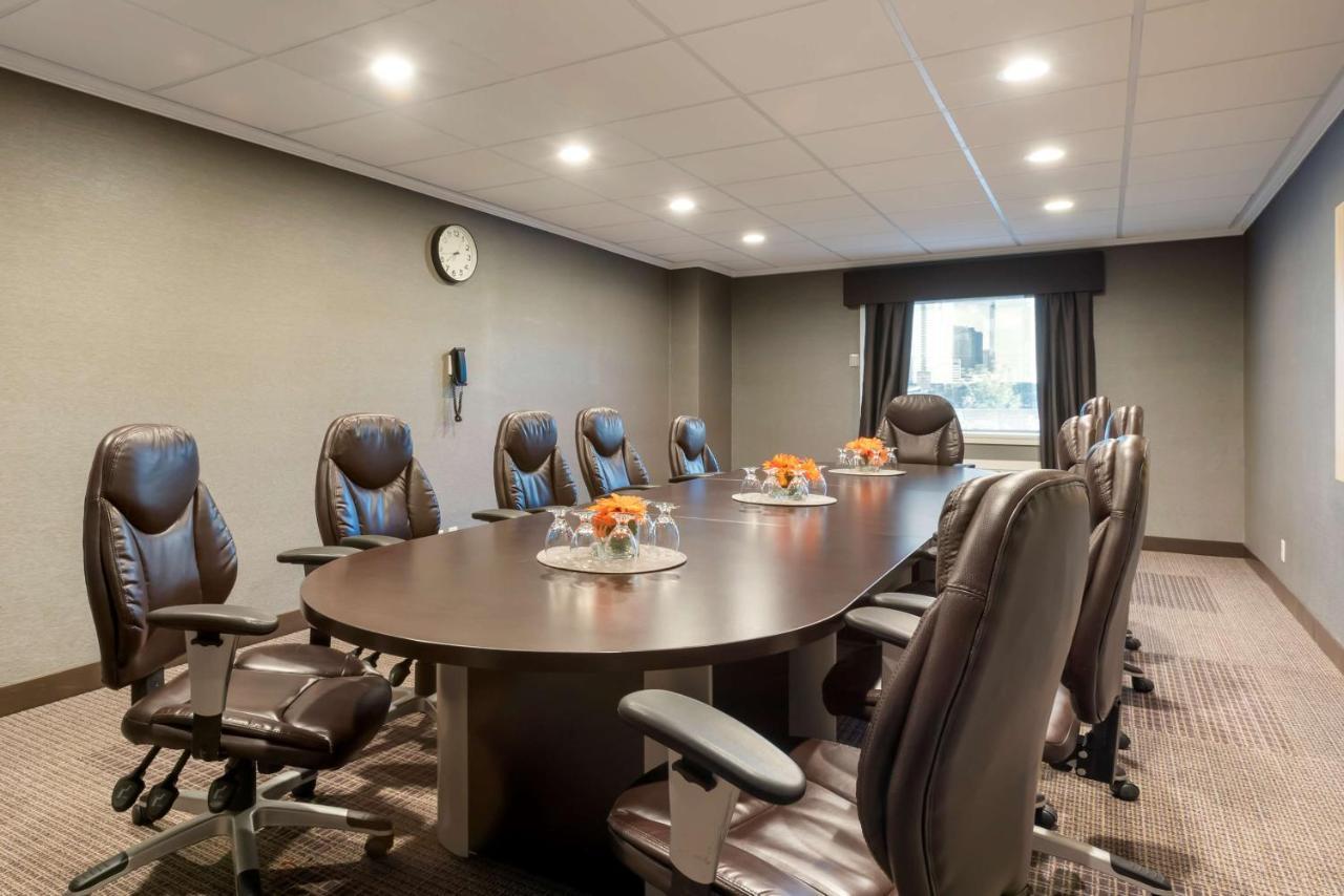 Best Western Plus Village Park Inn Calgary Luaran gambar